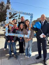 NIEBIESKI MARSZ ŚWIADOMOŚCI AUTYZMU