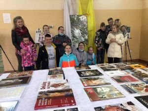 Szkolna wystawa książek "Święty Jan Paweł II autorem i bohaterem"